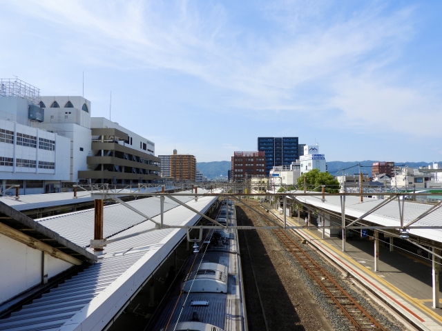 JR和歌山駅構内を見下ろす