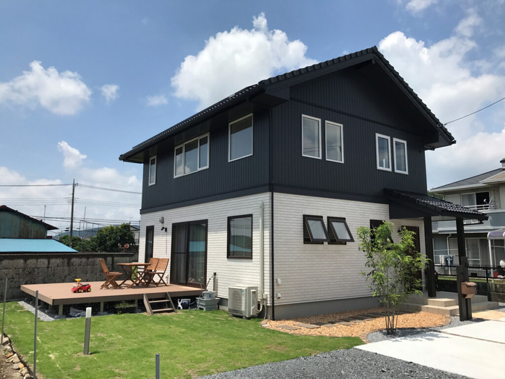 ツートンカラーの外壁