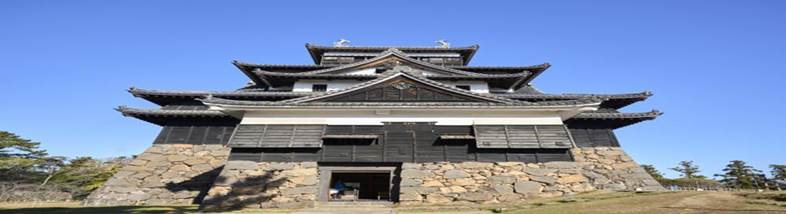 歴史的な日本の城：伝統建築と地域文化の象徴としてのイメージ