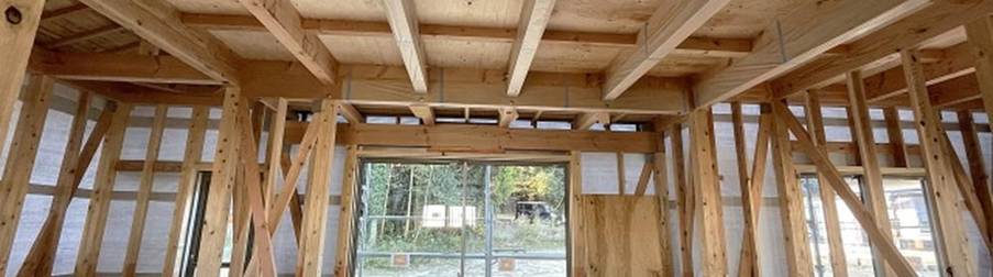 木造住宅の建築中の室内構造